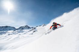 powder-department-ski-landschaft-stubaier-gletscher-c-andre-schoenherr-scaled