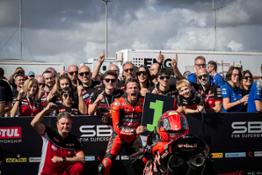 Aruba-Racing-Ducati-Team-Alvaro-Bautista-Campione-del-Mondo-2023 (10)