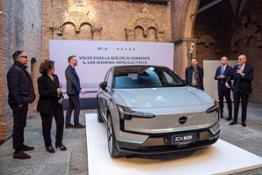 322850 Volvo Car Italia fornir 300 nuove EX30 full electric al servizio di car