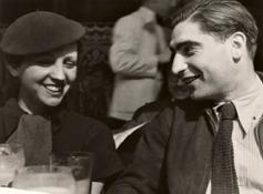01 Fred Stein Gerda Taro and Robert Capa Cafe du Dome, Paris, 1936