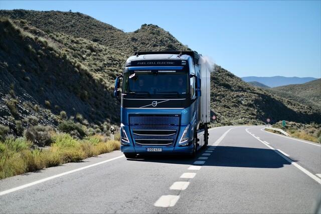 Volvo è pronta a lanciare camion alimentati a idrogeno