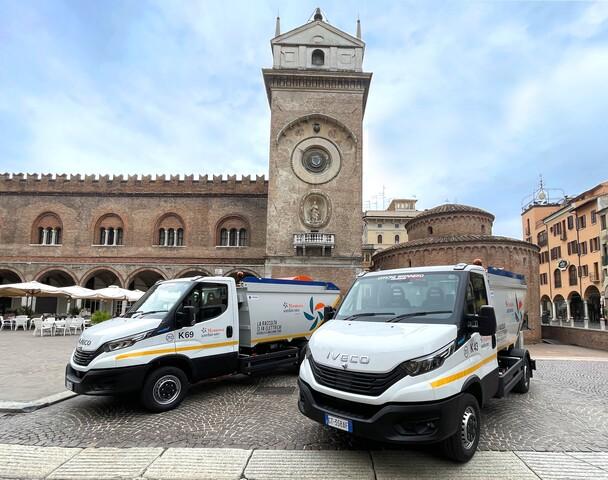 IVECO consegna due eDaily a Mantova Ambiente per i servizi di raccolta rifiuti del territorio