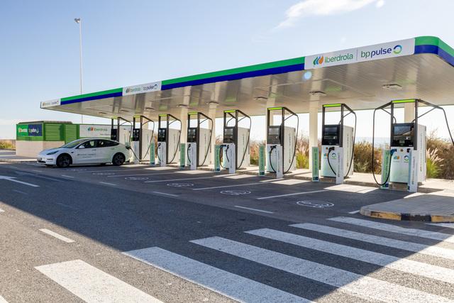 DKV Mobility amplia la rete di ricarica EV in Spagna con oltre 550 nuovi punti di ricarica