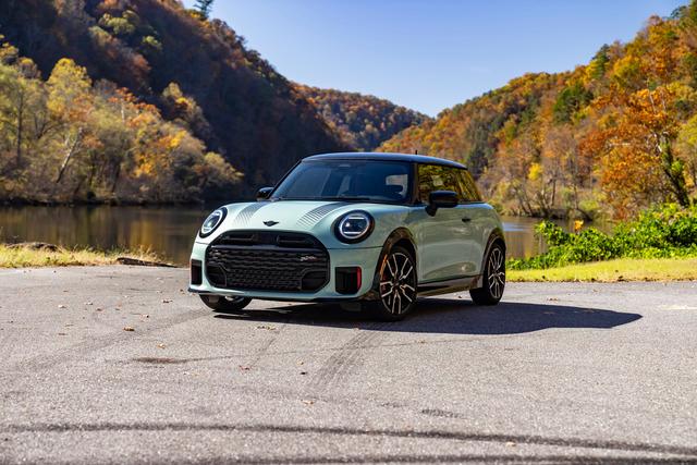 P90630322 highRes the-mini-john-cooper