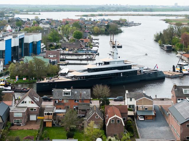 Feadship-826-launch-8