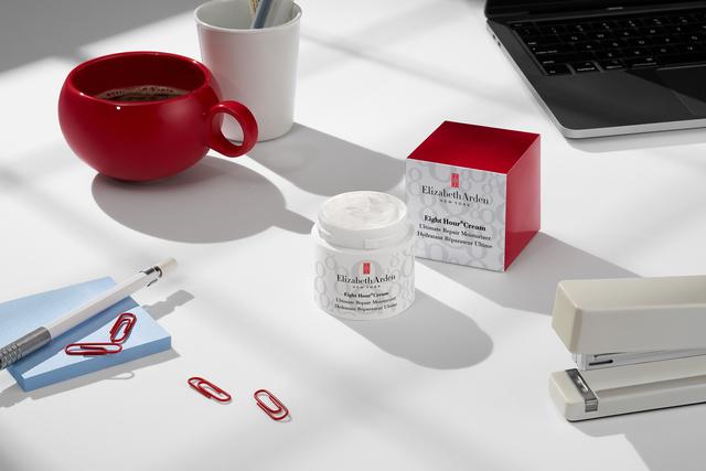 ELIZABETH ARDEN 8 HOUR Ult Repair Cream visual (3)