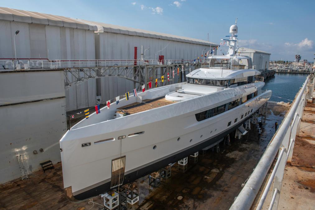 Tankoa Yachts vara il superyacht Spirit da 52 metri a Genova