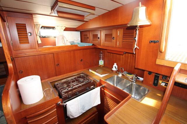 Hallberg-Rassy-4221-scaled