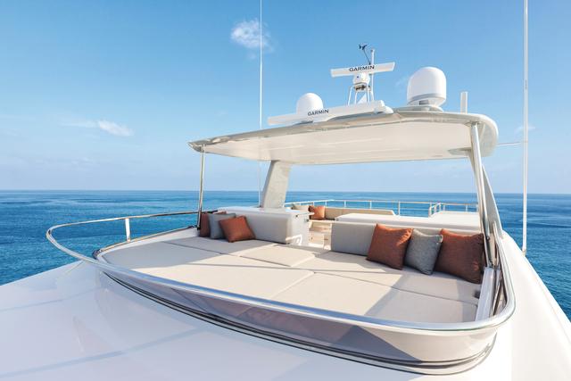 7-Horizon FD110 Hull 7-Tri-Deck