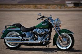 Softail Deluxe - Hard Candy Custom