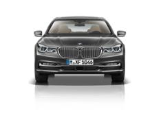 Photos - BMW 750Li xDrive with Design Pure Excellence