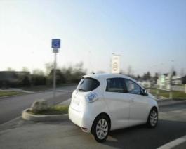 Renault Zoe on fast charging station Corri-door - long version