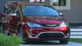 2017_Chrysler_Minivan