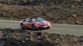 BMW i8 Roadster, Driving Scenes