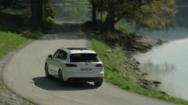Volkswagen Touareg - Driving Scenes