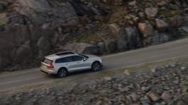 238383 New Volvo V60 Cross Country running footage 2