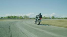 moto-guzzi-v100-dynamic-footage